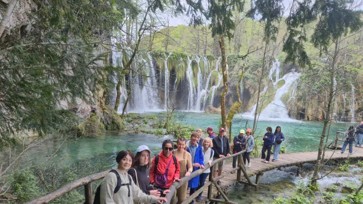 Zagreb to Split transfer van stopping at the Plitvice lakes